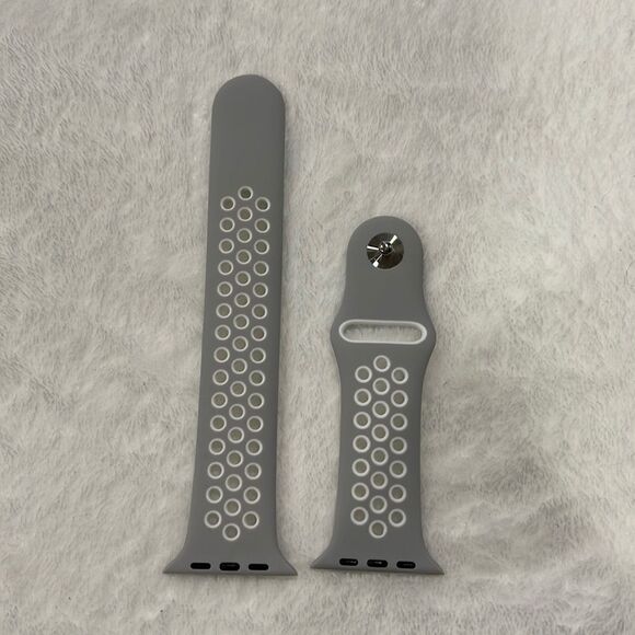 Unbranded Accessories - NWOT Apple Watch sports band (42/44)